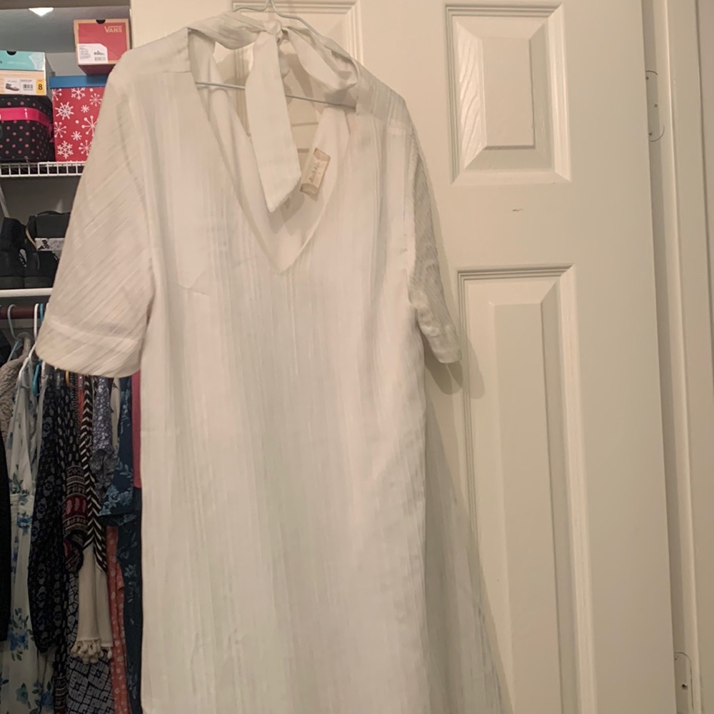 White altar’s state dress! Tie in back